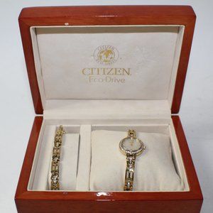 Citizen Eco-Drive Women's Gold Tone Watch And Bracelet Set W/ Case 680166
